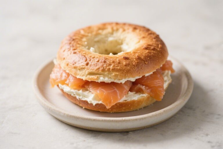 5-Min Smoked Salmon Bagel with Cream Cheese – Quick, Fresh, and Satisfying